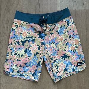 Quiksilver Floral Board Shorts Size 28